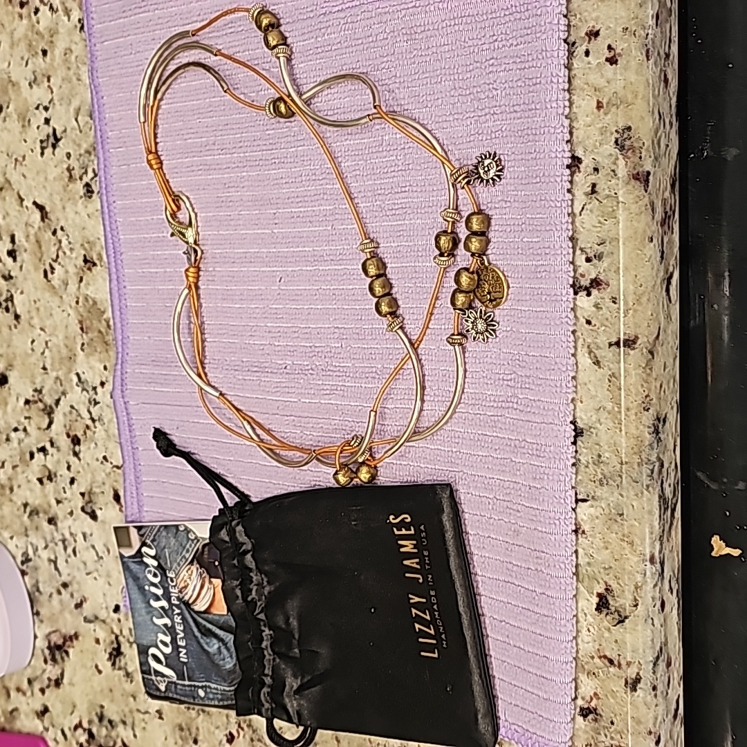 Beautiful Lizzy James Necklace/Bracelet